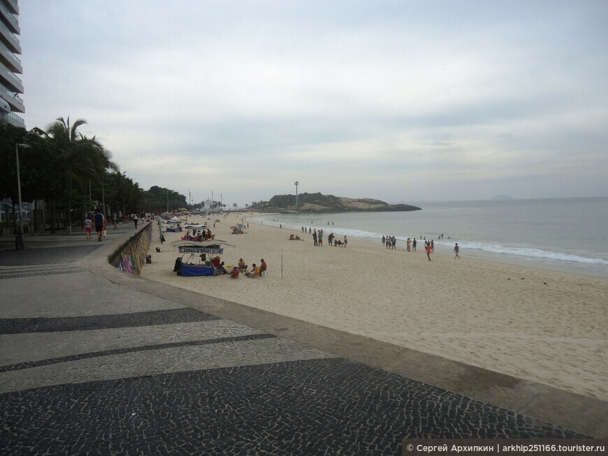 Пляж Ипонема — один из культовых в Рио-де-Жанейро