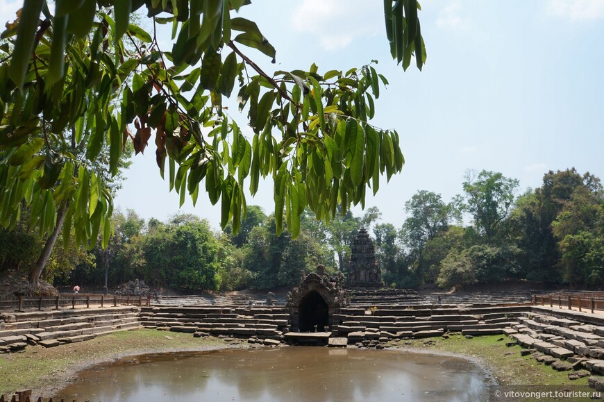 Ник Пин или Неак-Пеан, буддийский храм в Ангкоре, Камбоджа (Angkor, Cambodia)