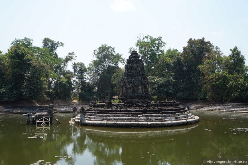 Ник Пин или Неак-Пеан, буддийский храм в Ангкоре, Камбоджа (Angkor, Cambodia)