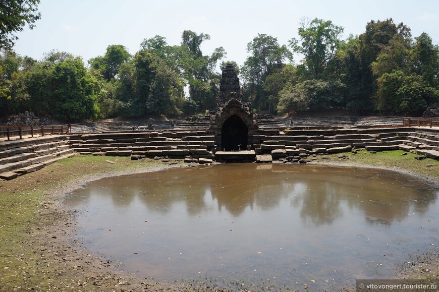 Ник Пин или Неак-Пеан, буддийский храм в Ангкоре, Камбоджа (Angkor, Cambodia)