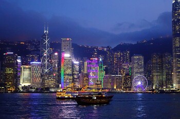Власти Гонконга объявили о признании сертификатов вакцинации «Спутником V»
