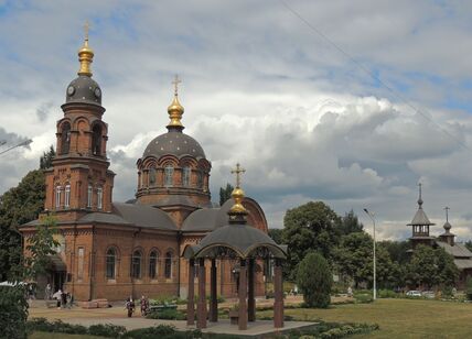 Alexander_Nevsky_Cathedral,_1903-1908_-_panoramio.jpg