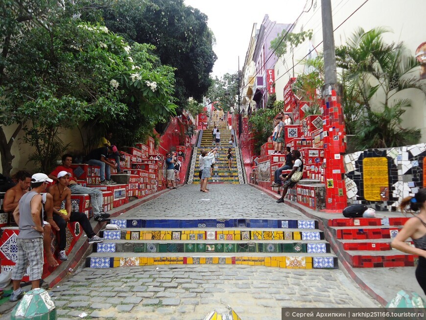 Лестница Селарона — культовое место в Рио-де-Жанейро