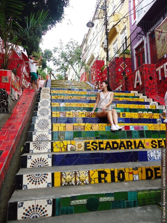 Лестница Селарона — культовое место в Рио-де-Жанейро