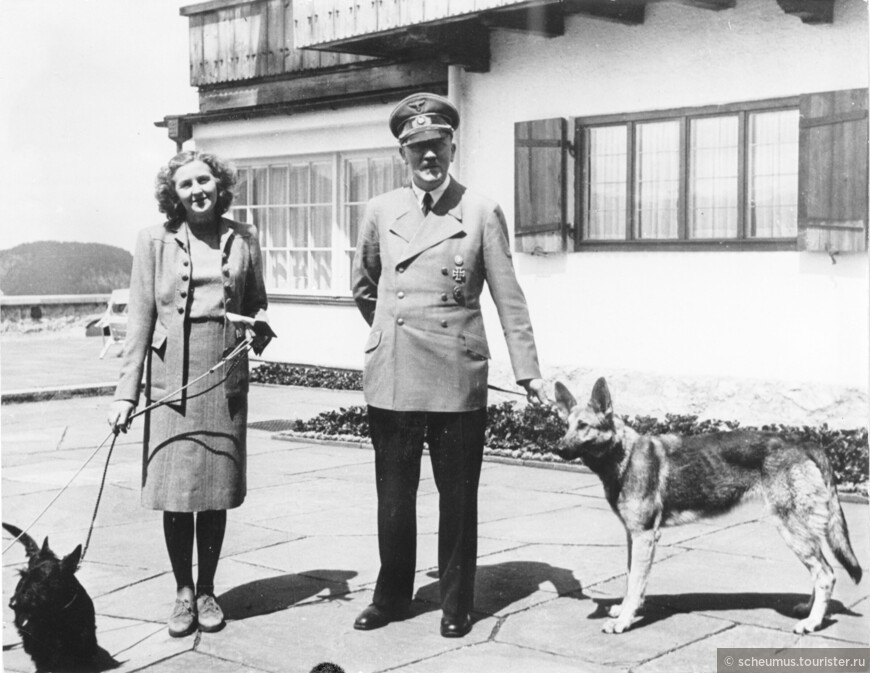 Историческое фото Гитлера с Эва Браун на Бергхофе