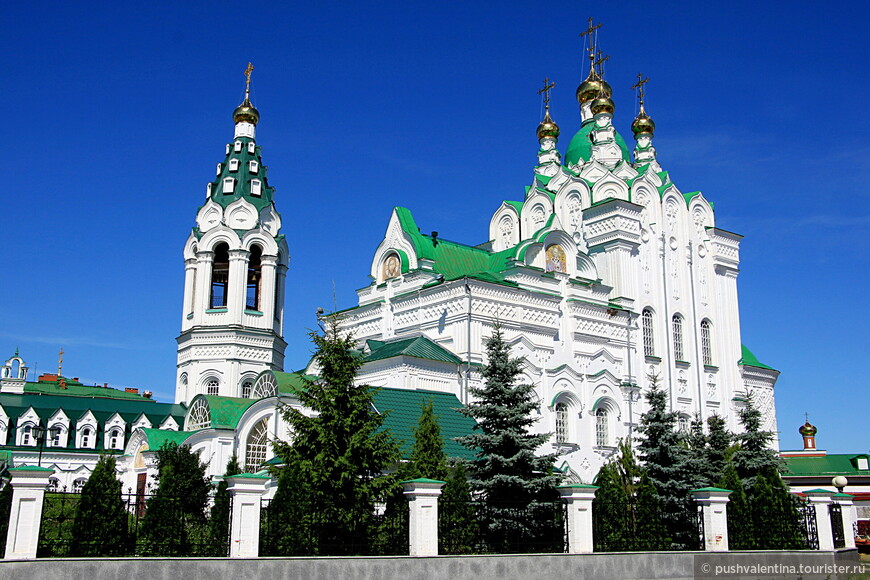 Церковь Пресвятой Троицы – самый древний храм в Царевококшайске (старое название Йошкар-Олы), построена в 1736 году.