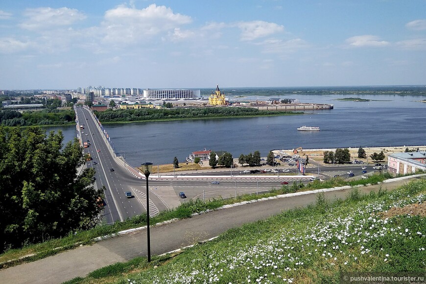 Стрелка, где встречаются Волга и Ока.