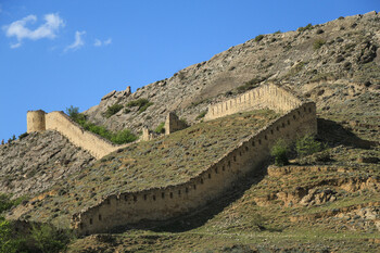 В Дагестане обрушилась крепостная стена XIX века 