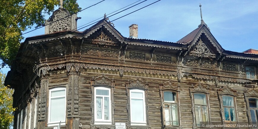 Изысканная резьба на доме по ул.Войкова 21