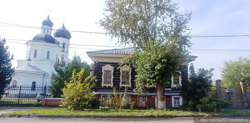 Церковь Иконы Божией Матери Знамение и жилой дом на ул.Войкова