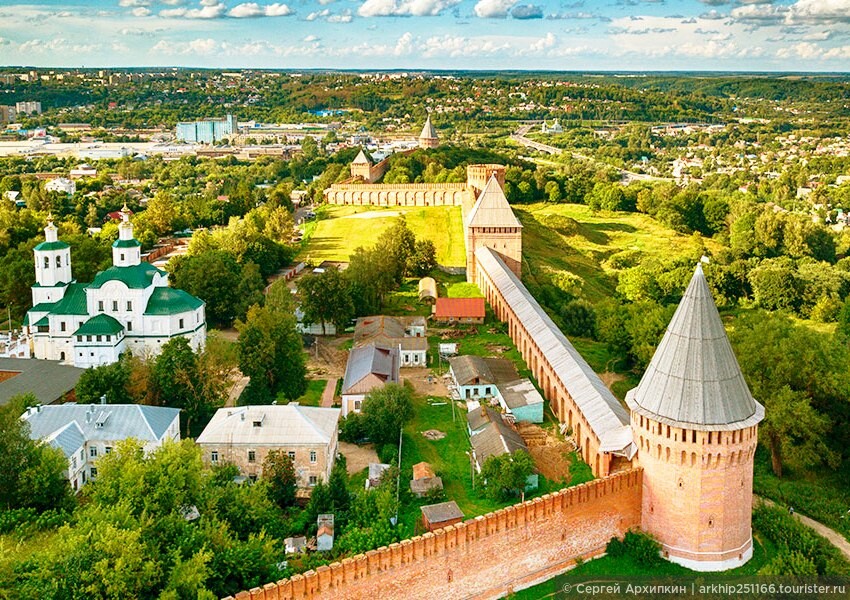 Смоленский кремль — самая мощная и крупная крепость 16 века в России