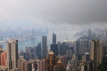 На Гонконг и Хайнань обрушился тайфун «Лайонрок»