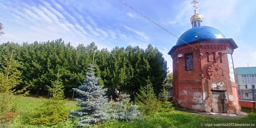 Часовня во дворе Знаменской церкви.