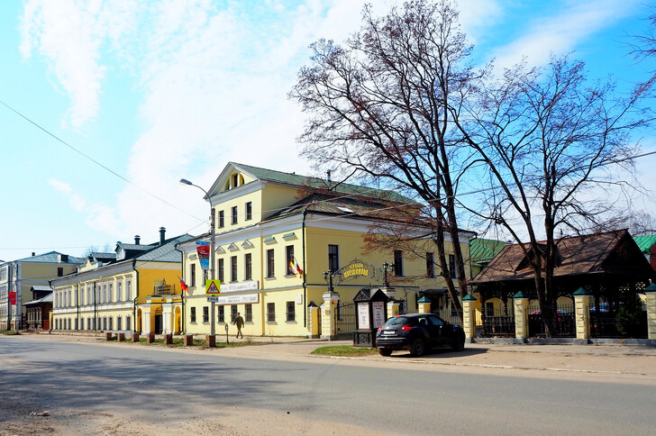 Купеческие дома XIX века на улице Ленинской