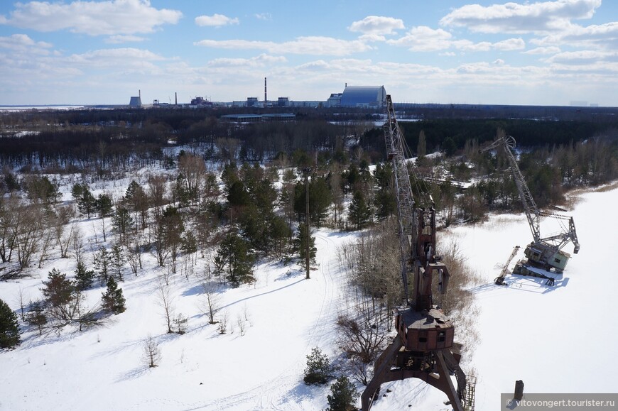 Заброшенный речной грузовой порт г. Припяти Чернобыльская зона отчуждения