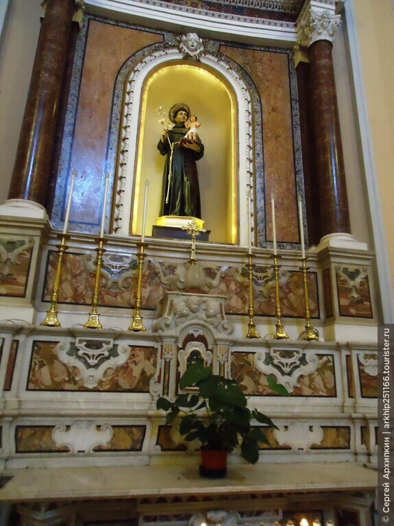 Базилика Святого Антонио в Сорренто (Италия)