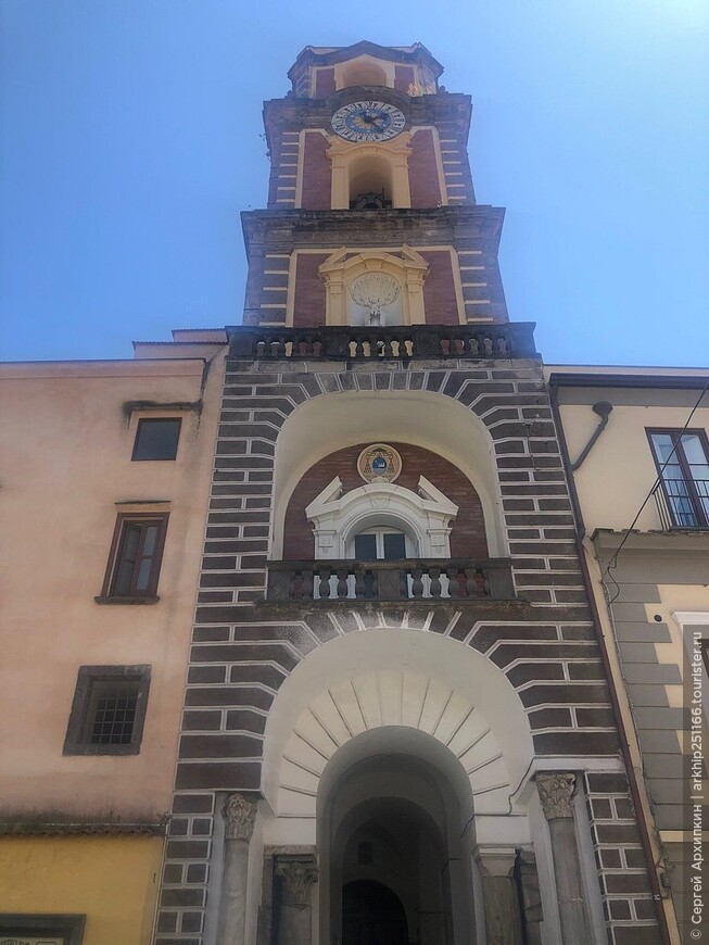 Средневековый Кафедральный собор в Сорренто (Италия)