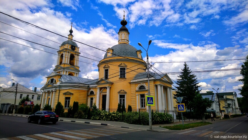 Храм Вознесения Господня (конец XVIII века) на улице Красногвардейская.