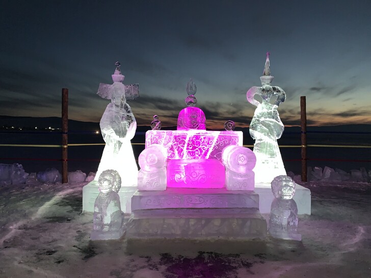 Экспонат конкурса ледовых скульптур на Ольхоне