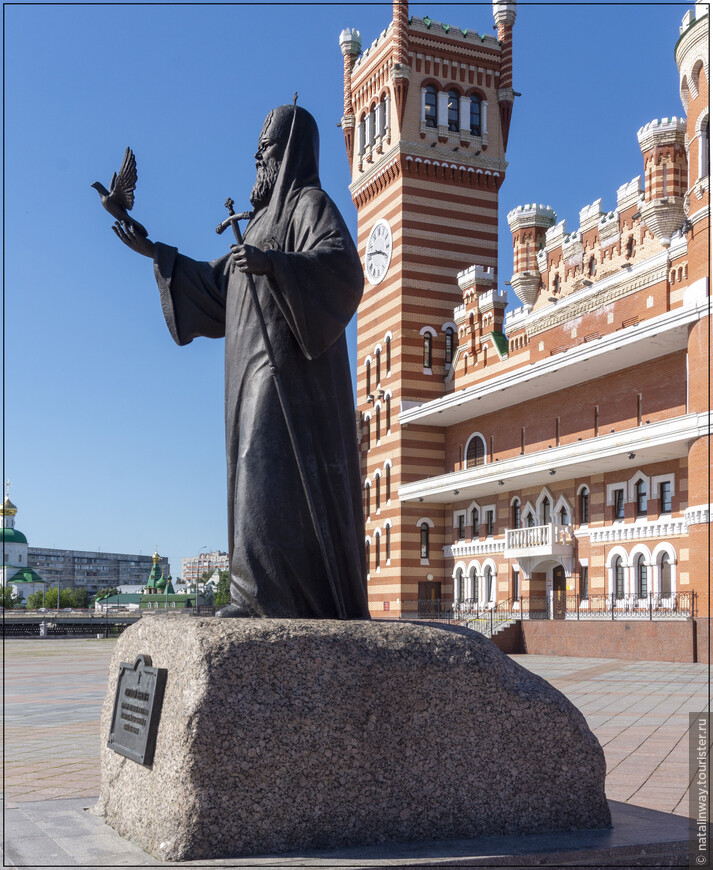 Памятник Святейшему Алексию II, Патриарху Московскому и всея Руси