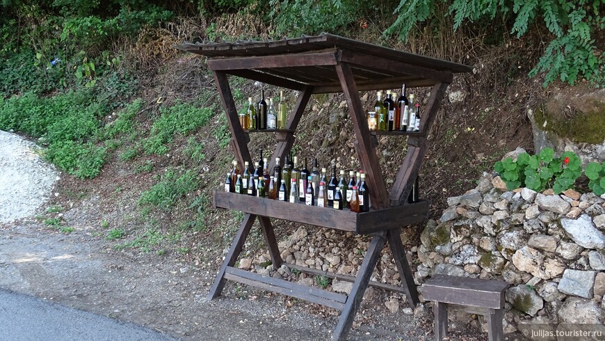 Черногорская Црмница. Пьем вино, закусываем инжиром