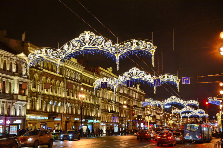 Праздничный зимний Петербург