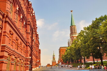 На Красной площади в Москве могут запретить ездить на велосипедах и самокатах