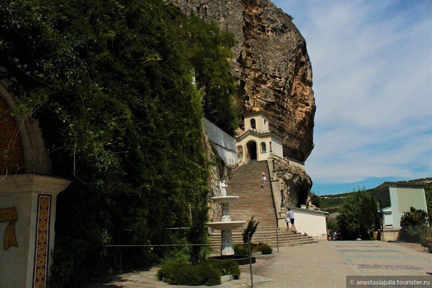 Свято-Успенский монастырь: очень древняя обитель в горах Крыма