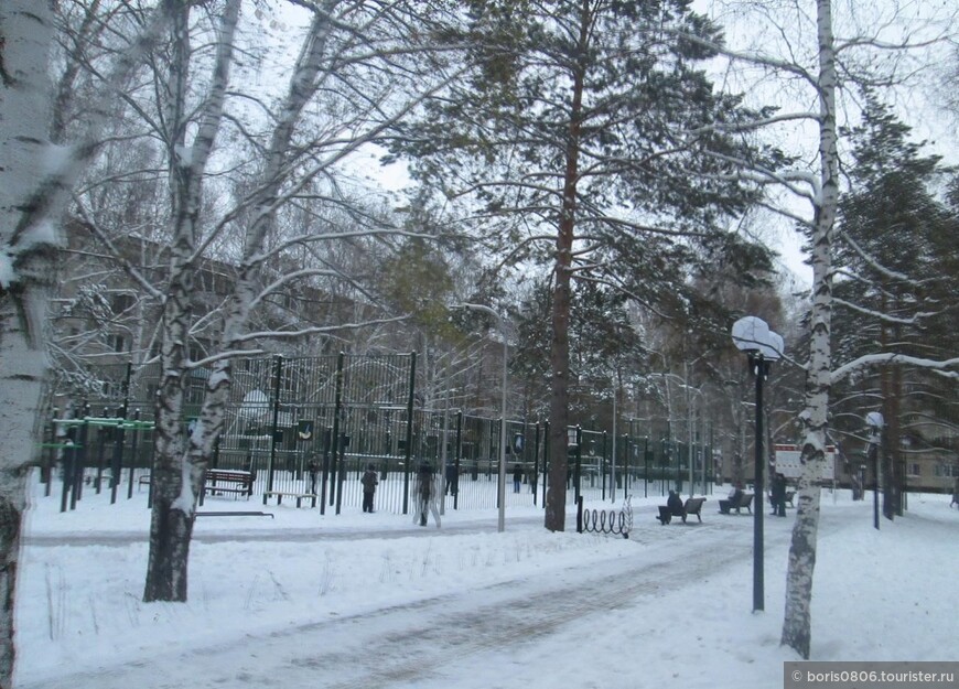 Сквер, где приятно гулять зимой и осенью