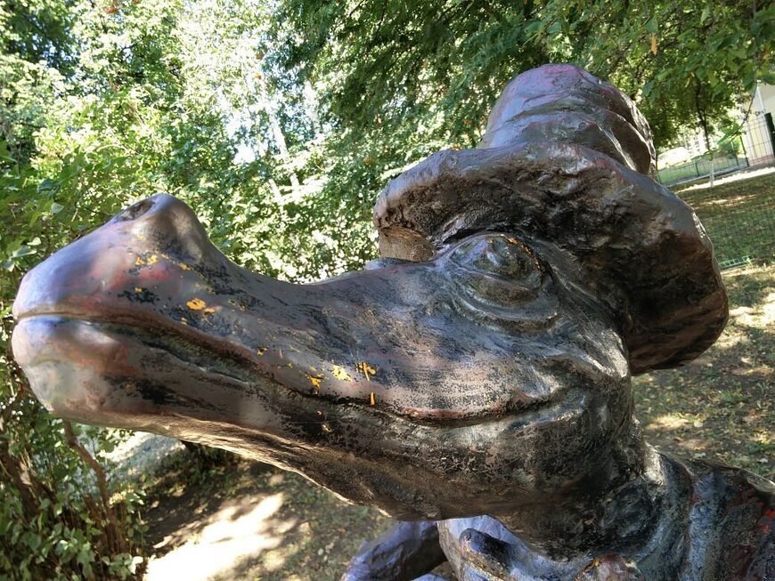 Памятник крокодилу в Ижевске