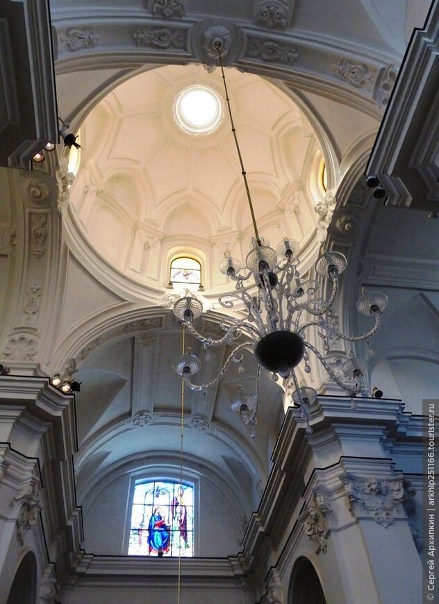 Церковь Святого Стефана — главный собор на острове Капри в Италии