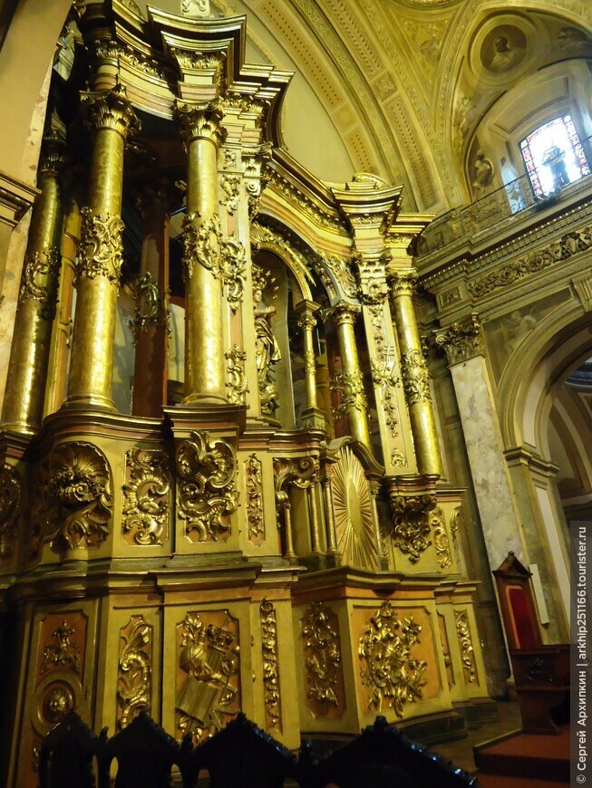 Кафедральный собор Метрополитана в стиле французского классицизма в Буэнос-Айресе