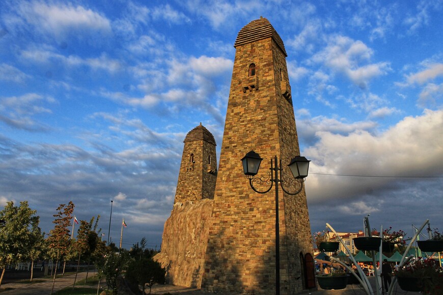 Традиционные древние башни