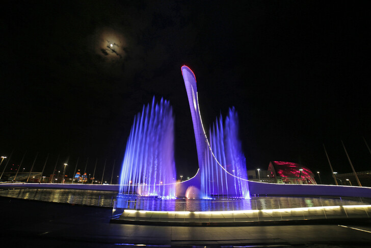 Поющий фонтан Олимпийского парка