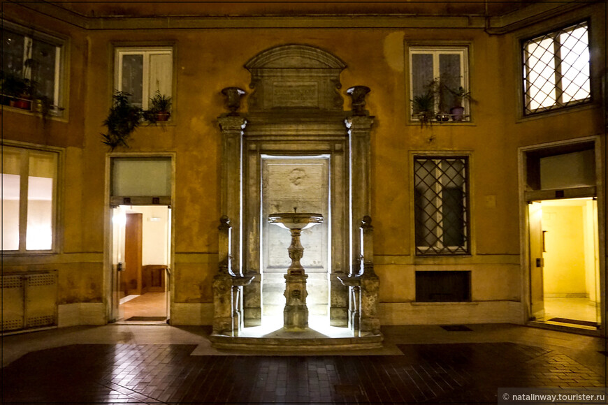  Внутренний двор здания, в котором находится Hotel Il Corso Suite