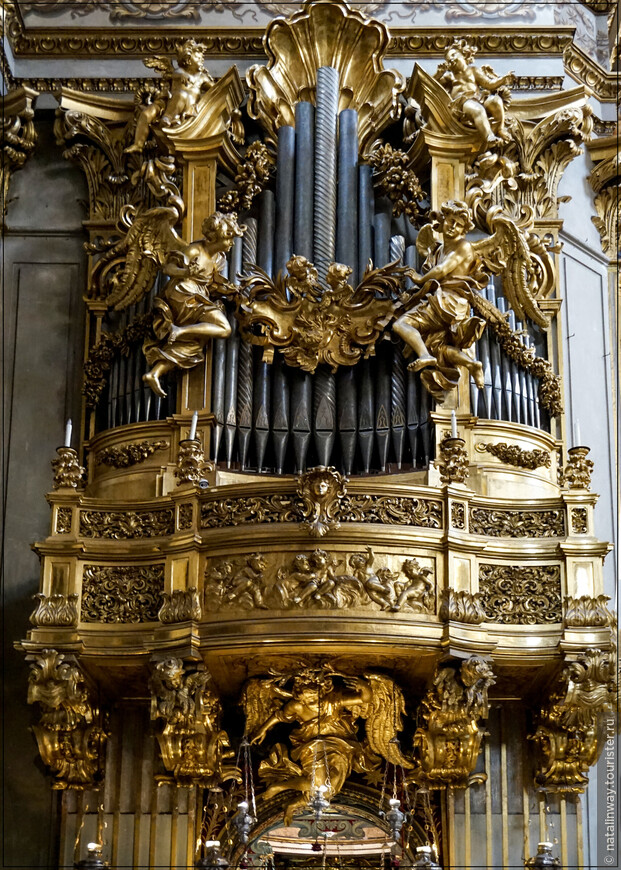 Organ in Santa Maria in Vallicella