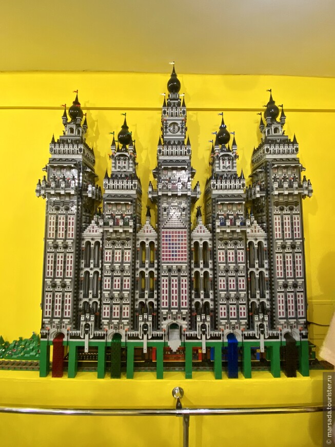 Музей из Лего