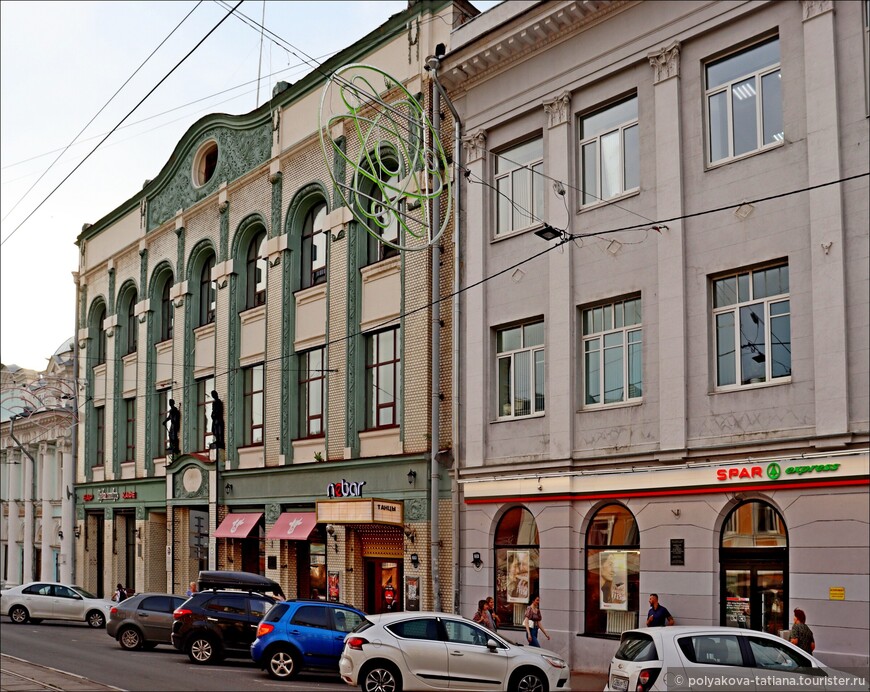 Здание банка на Рождественской