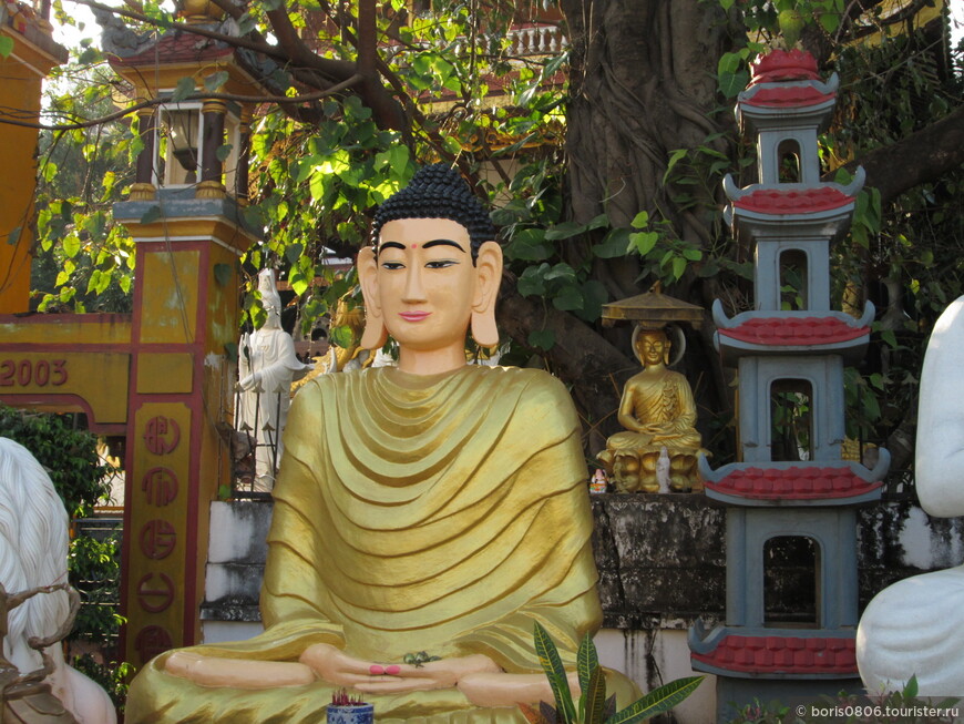 Нестандартный вьетнамский монастырь в центре столицы