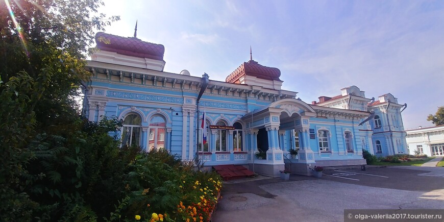 Дом купца Карима Мухаммедаминовича Хамитова  в котором расположен Центр татарской культуры. 