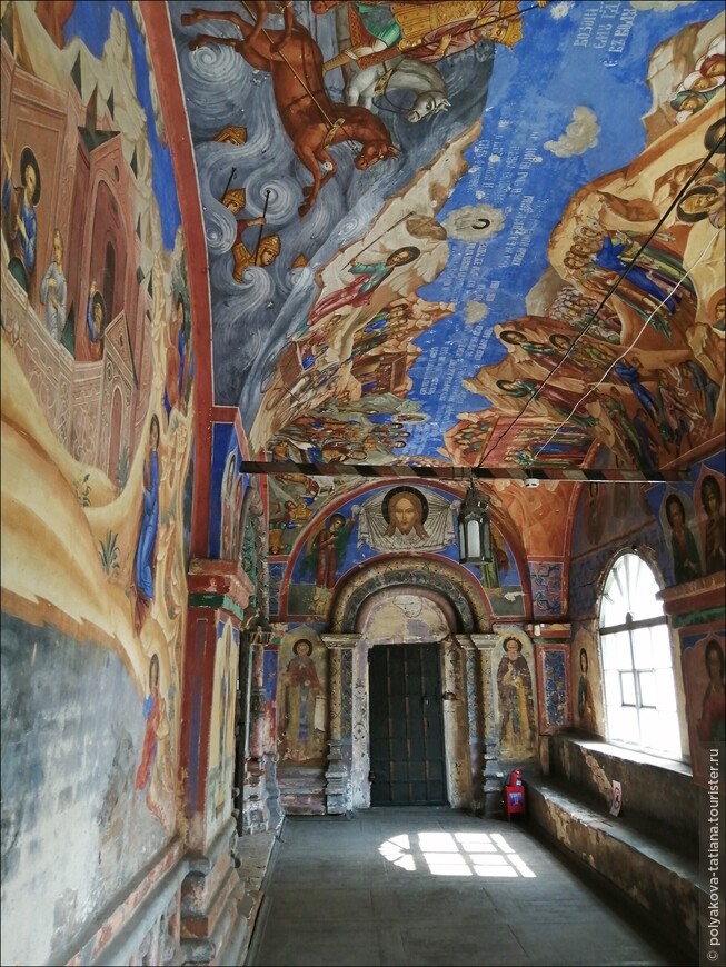 Старейшая каменная церковь в Ярославле. Росписи уникальные