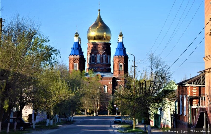 Главная достопримечательность города  — Михайло-Архангельский собор