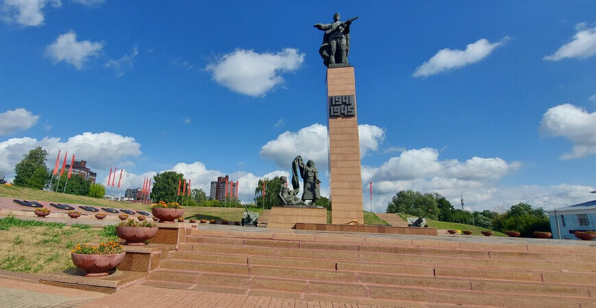 Памятник героям фронта и тыла в Иваново
