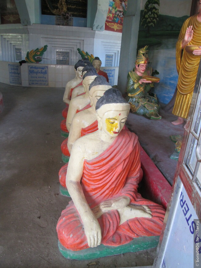 Интересная постройка с Буддами недалеко от набережной