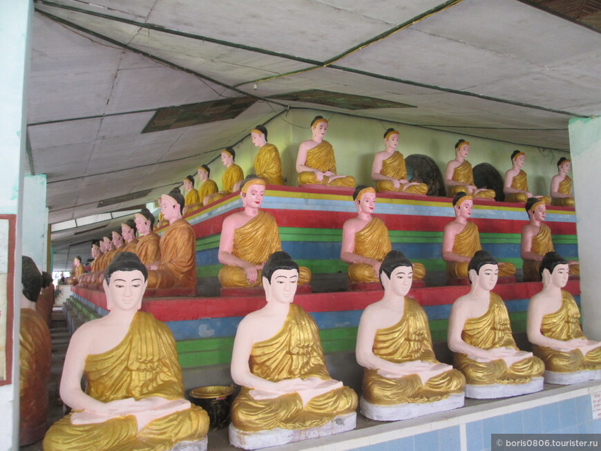 Интересная постройка с Буддами недалеко от набережной