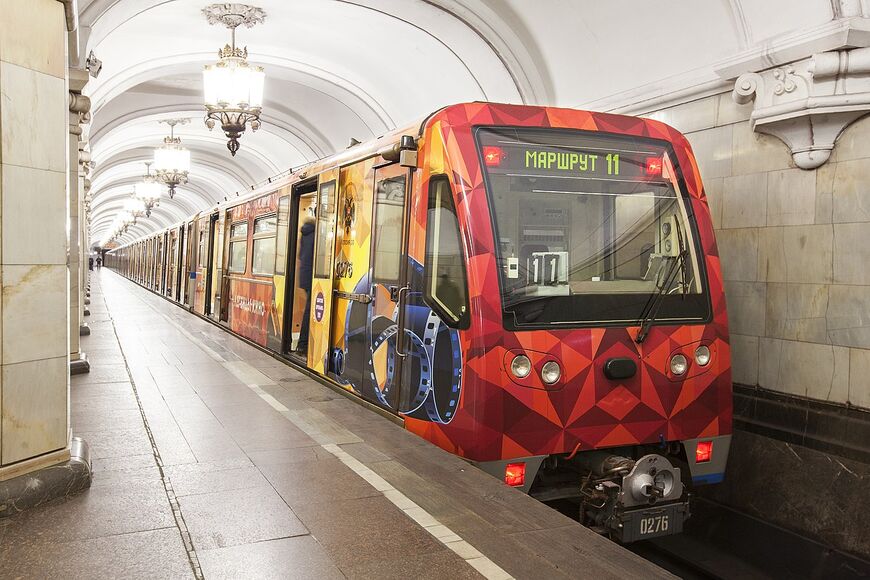 Метро Комсомольская в Москве