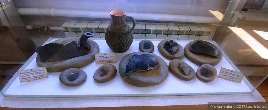 Фрагменты керамических изделий найденные при раскопках.