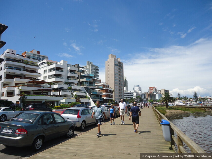 Набережная Рамбла на уругвайском курорте Пунта-дель-Эсте — на 1 января