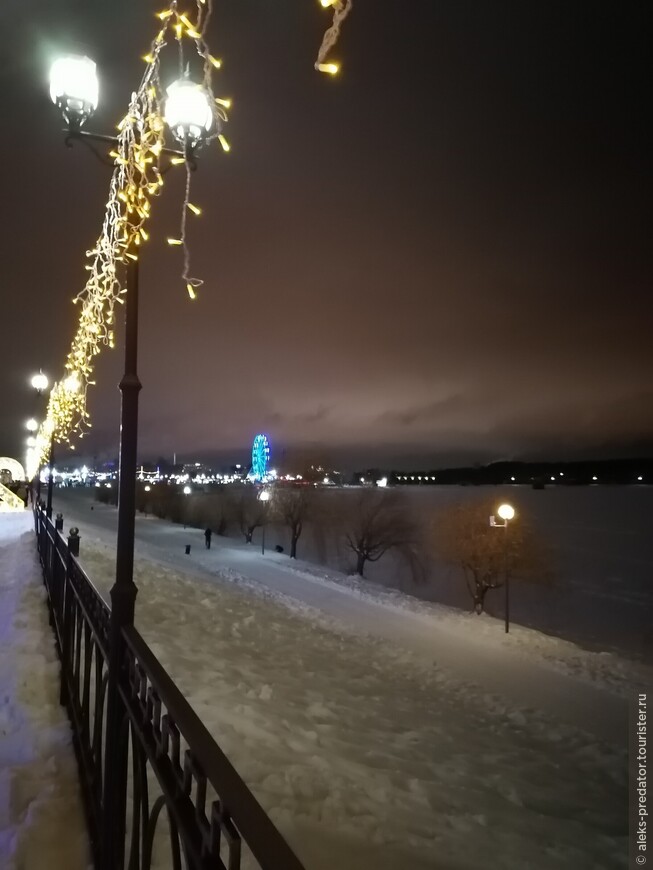 Невероятный и яркий «Спутник» в зимних вечерних красках