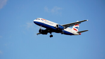 British Airways приостановила полёты в Гонконг из-за нехватки бортпроводников